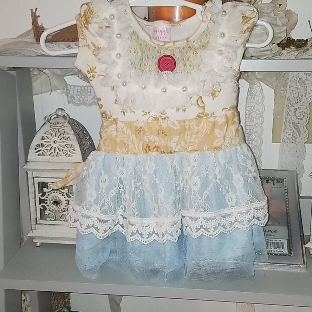 Giggle Moon Outfit.Pants are laced bottoms.months.